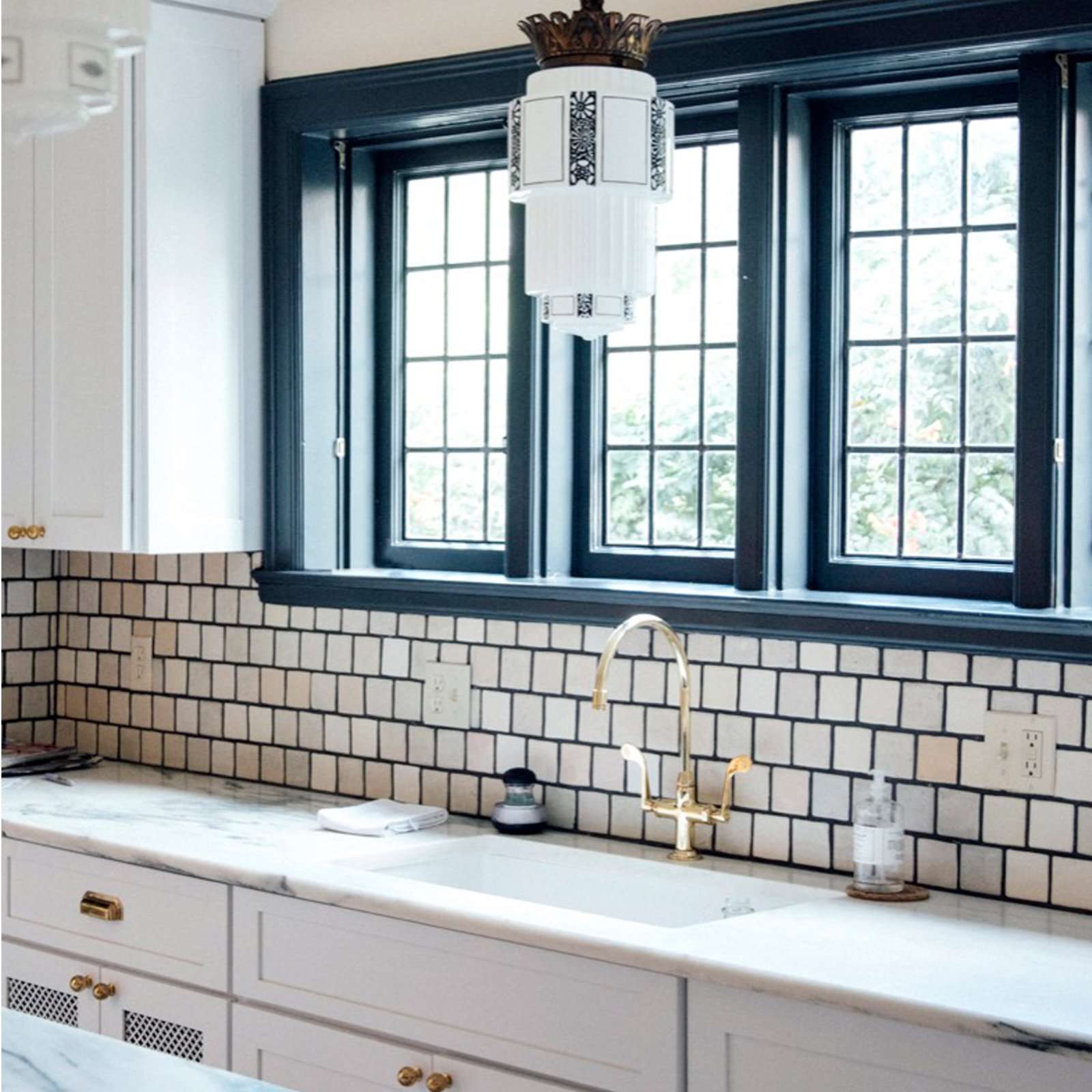 Cloud & Creme Backsplash – Pewabic Pottery