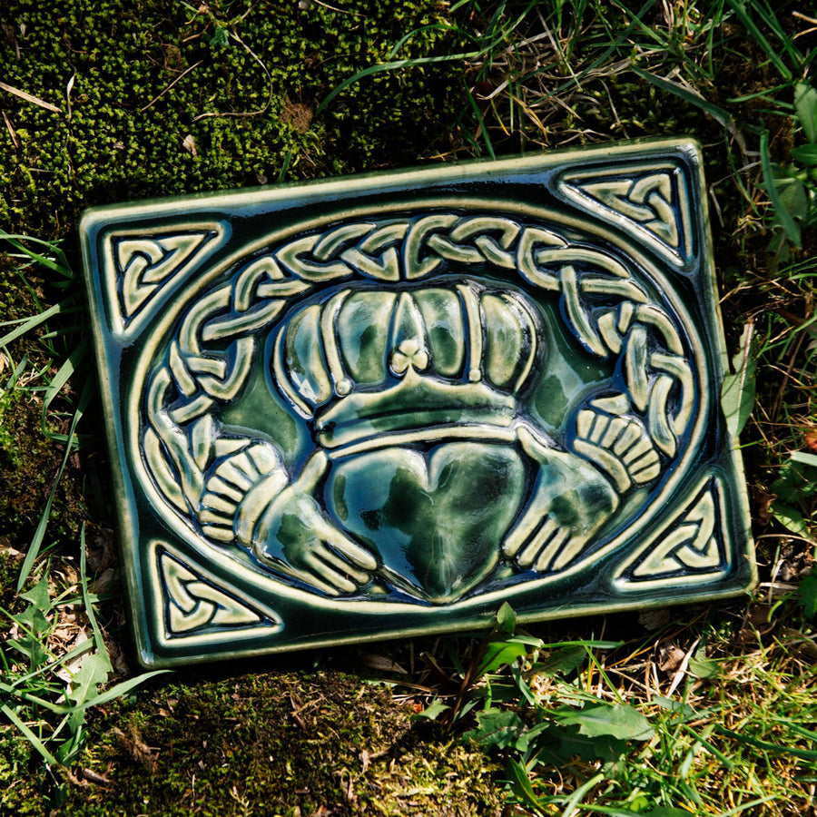 Claddagh Tile