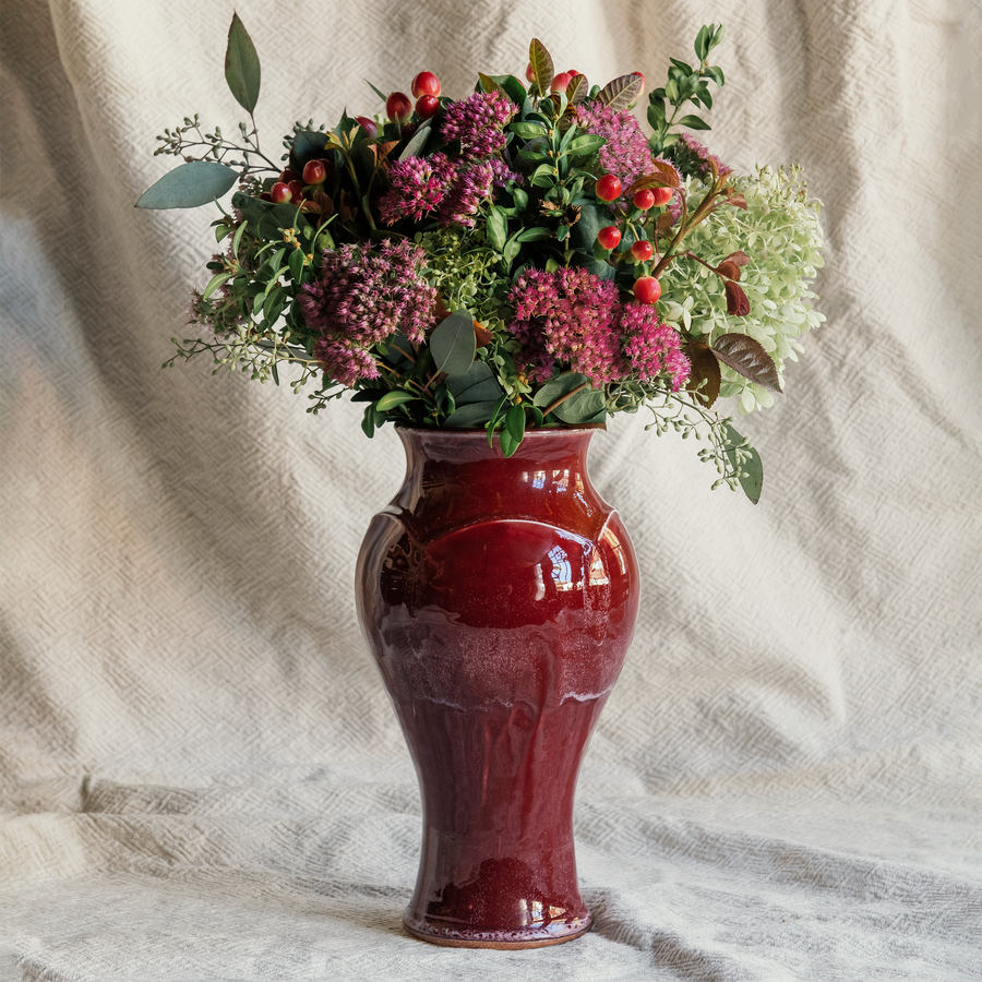 Medium Classic Vase | Winterberry