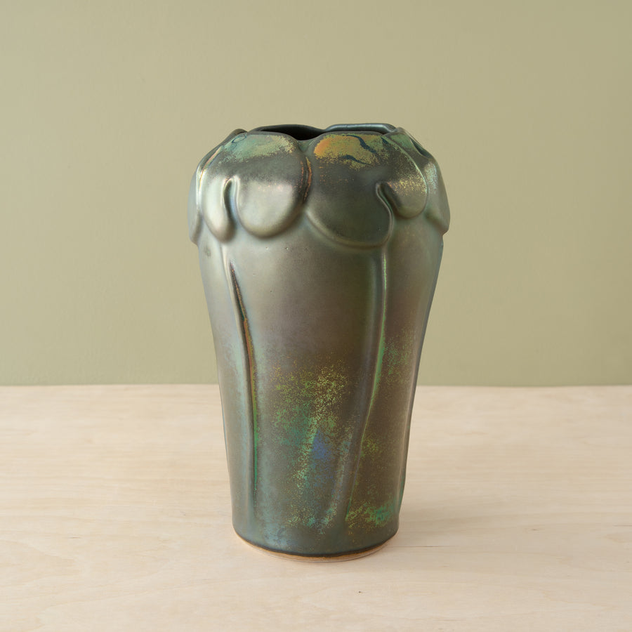 Lotus Vase | Iridescent