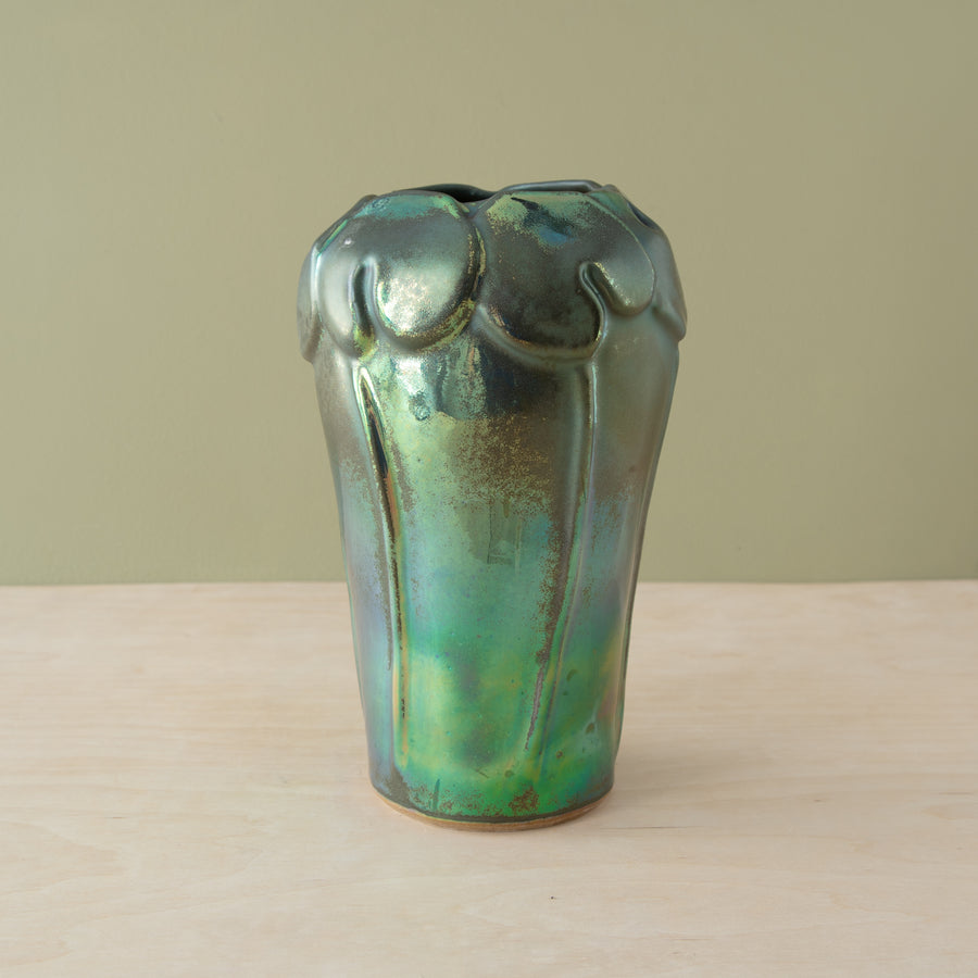 Lotus Vase | Iridescent